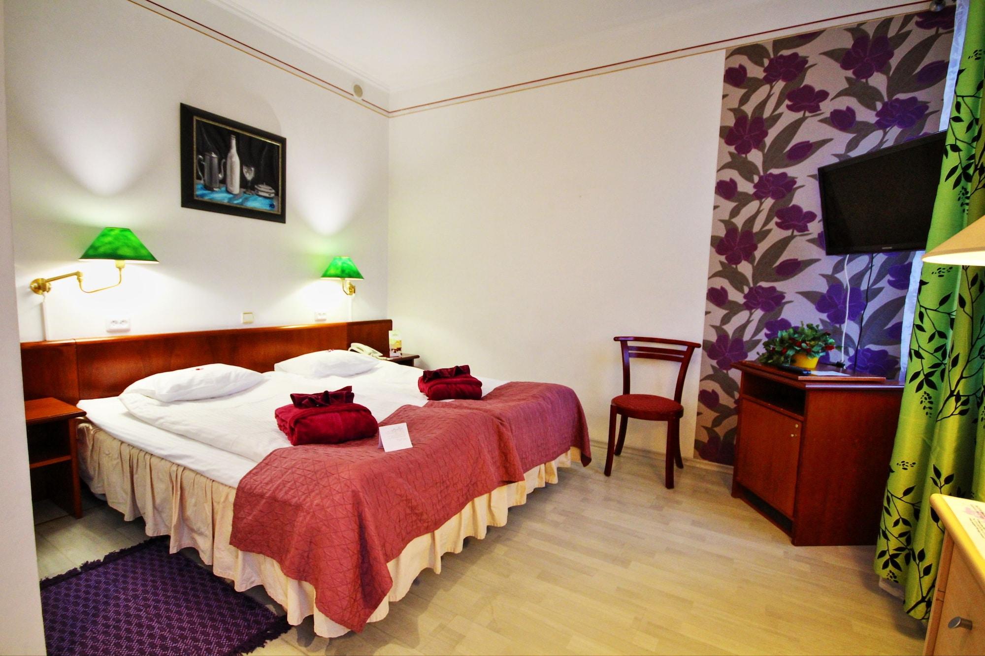 Nb With Free Parking Hotell