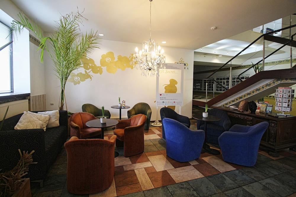 Nb With Free Parking Hotell Riga