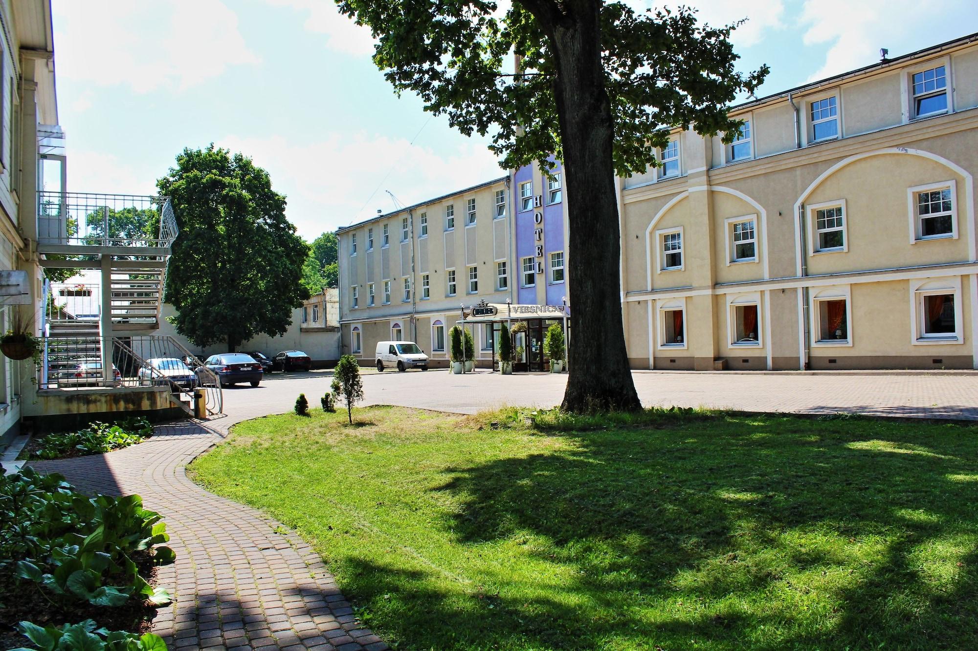 Nb With Free Parking Hótel 3*