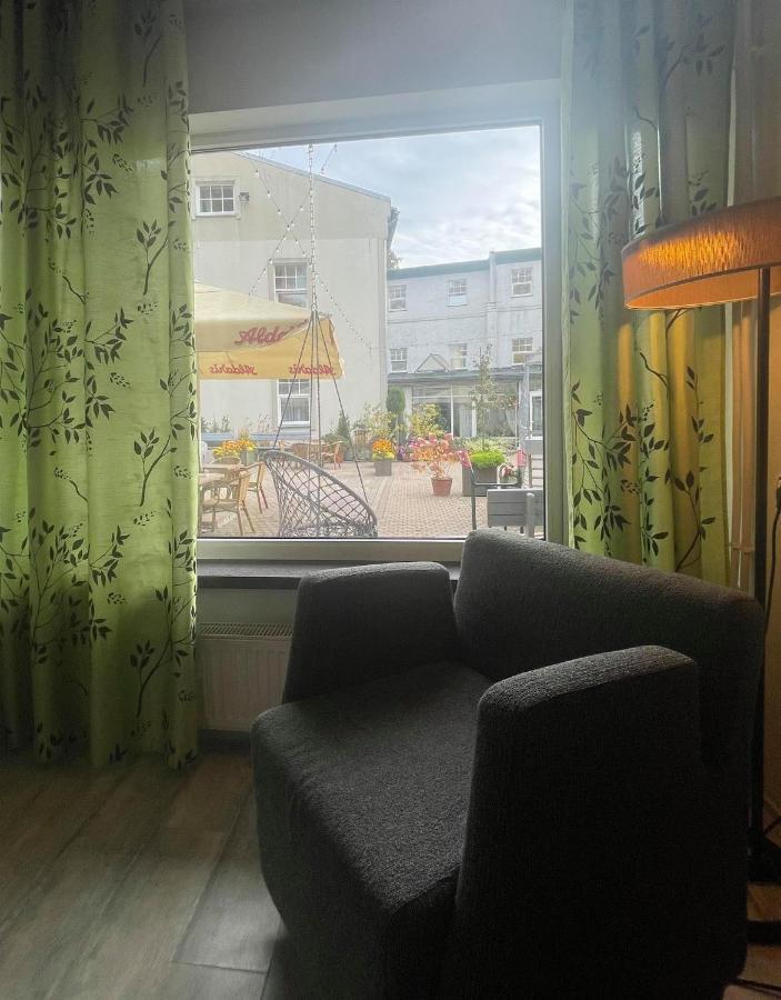 Nb With Free Parking Хотел 3*